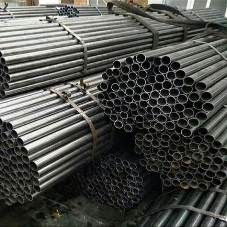 ท่อเหล็กก๊าบอน A106 A333 A335 Api 5l ท่อเชื่อมแบบไม่มีรอยต่อ X42 X46 X80